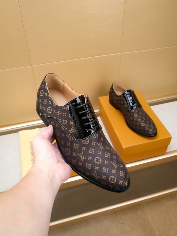 ルイヴィトン靴側面デザイン